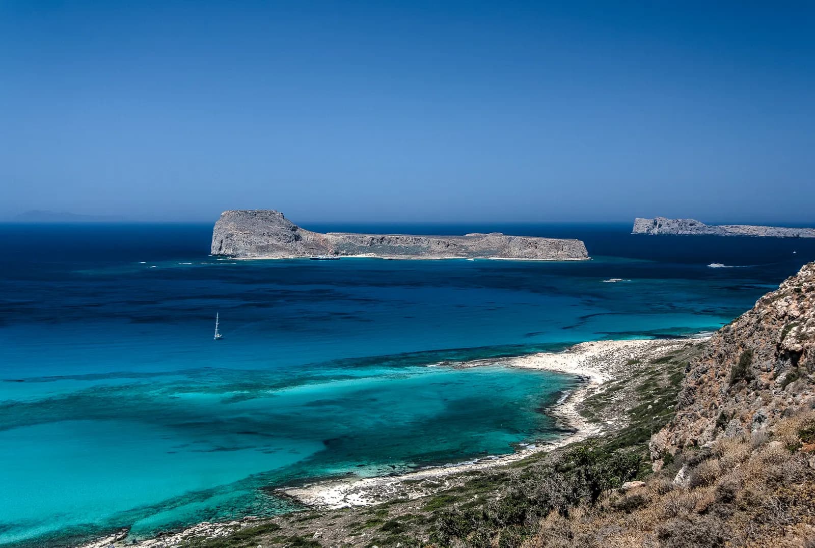 Photo: Theodoros Alexandropoulos, CC BY-SA 4.0 Turquoise water at Gramvousa and Balos, Crete
