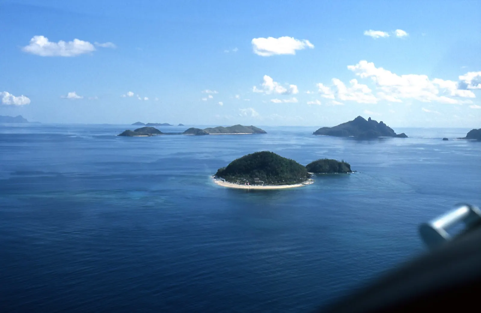 Photo: American at German Wikipedia, CC BY-SA 3.0 Islands of the Mamanuca group, Fiji