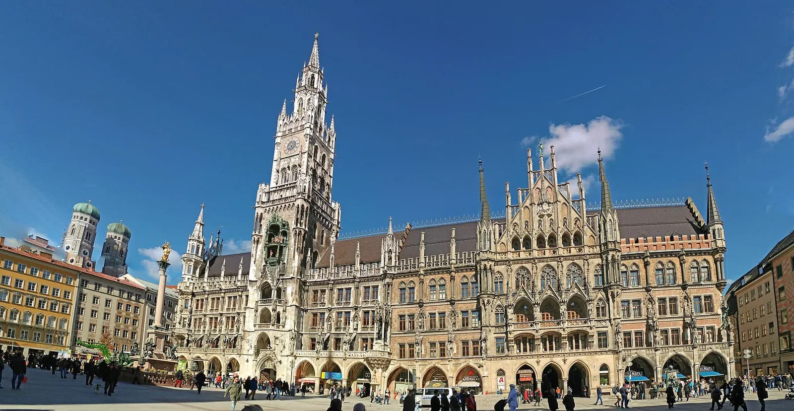 Photo: Guido Radig, CC BY 4.0 Marienplatz and the New Town Hall, Munich