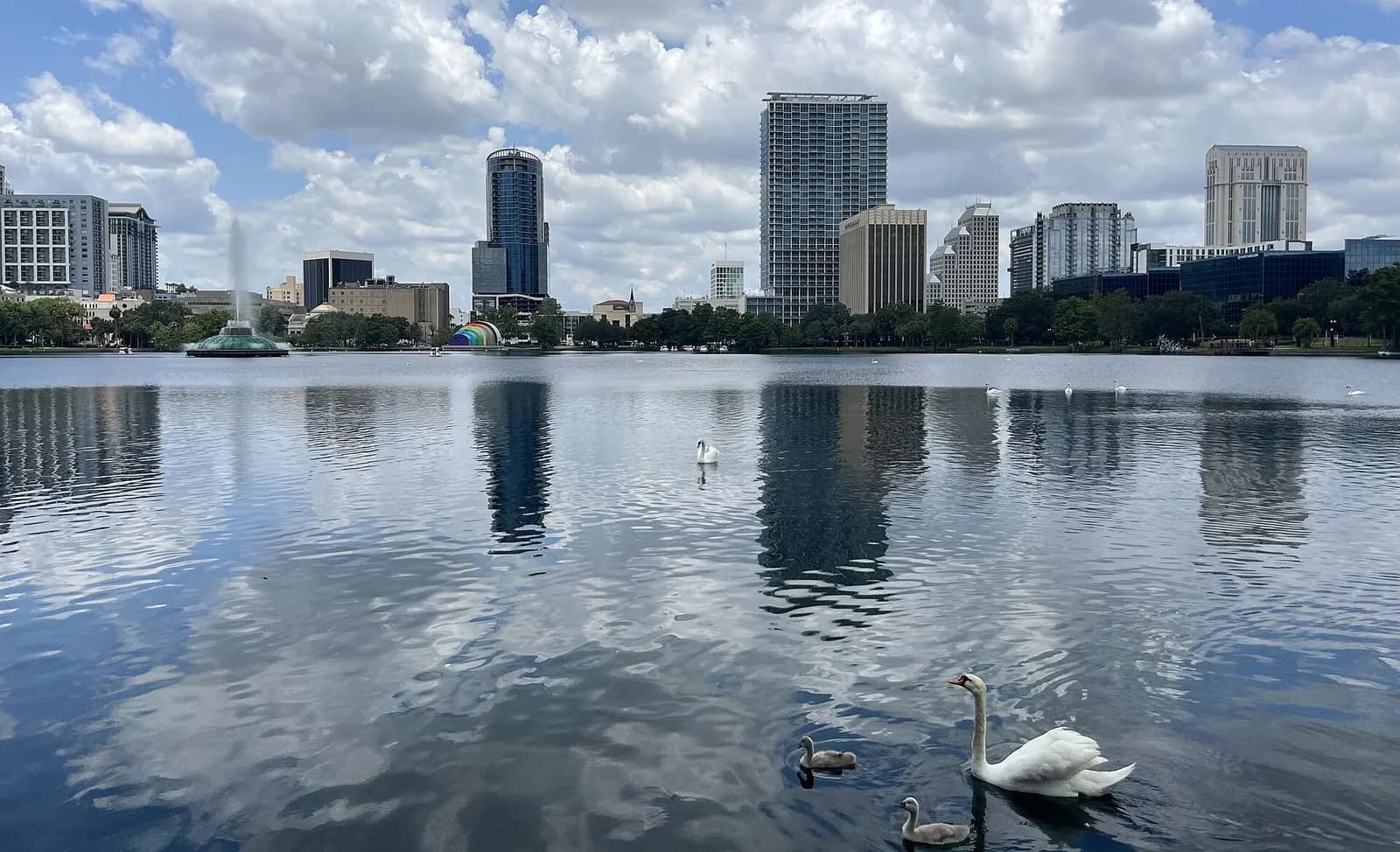 Photo: Benoît Prieur, CC0 Downtown Orlando from Lake Eola Park