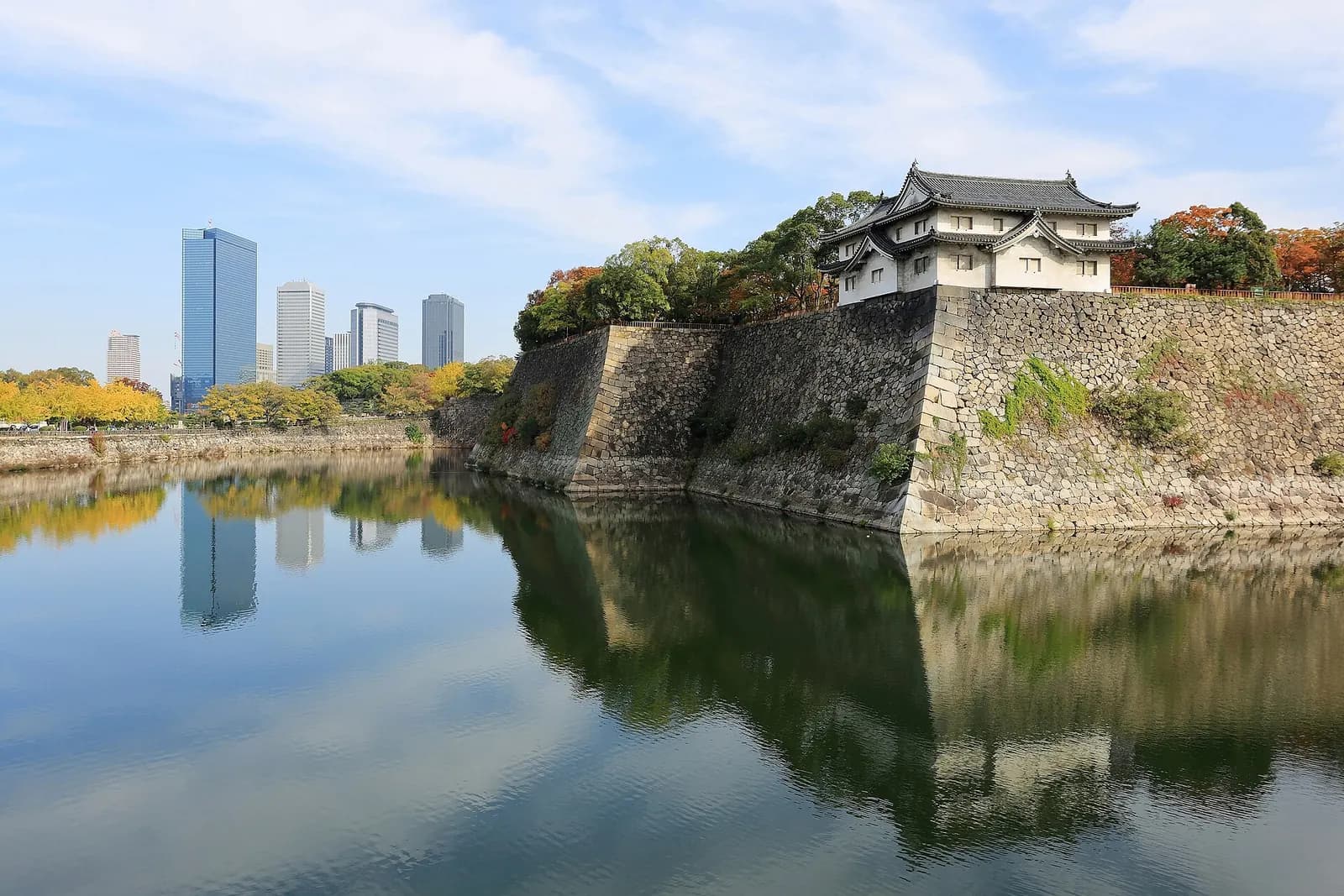 Photo: Martin Falbisoner, CC BY-SA 4.0 Osaka Castle, Japan