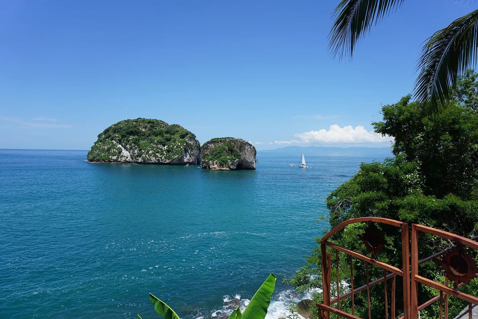 Photo: Andrew Milligan sumo, CC BY 2.0 Los Arcos marine park, Puerto Vallarta
