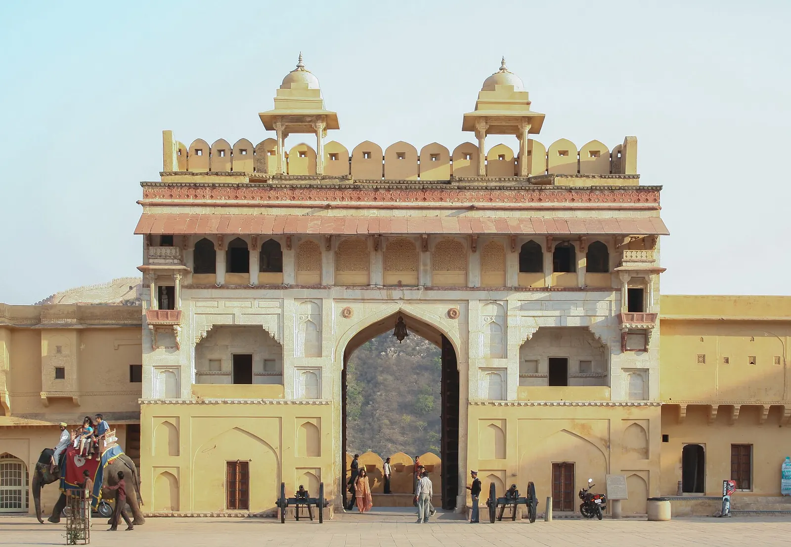 Photo: Diego Delso, CC BY-SA 4.0 Jaipur Amber Fort, Rajasthan