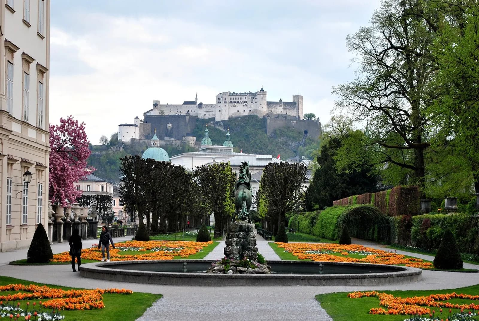 Photo: Ignaz Wiradi, CC BY-SA 3.0 Hohensalzburg Fortress above Salzburg