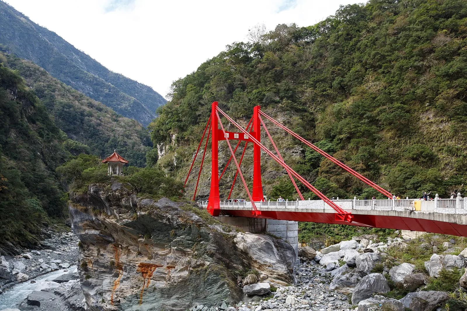 Photo: CEphoto, Uwe Aranas, CC BY-SA 3.0 Taroko Gorge, Taiwan