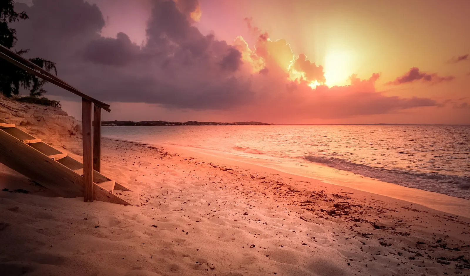 Photo: Jason Boldero, CC BY 2.0 Sunset over Grace Bay, Turks and Caicos