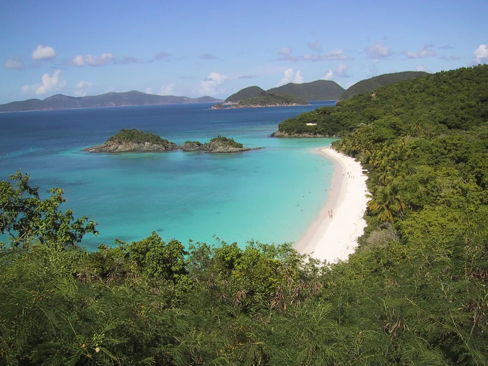 Photo: Ben Whitney, Public domain Trunk Bay, St. John, US Virgin Islands
