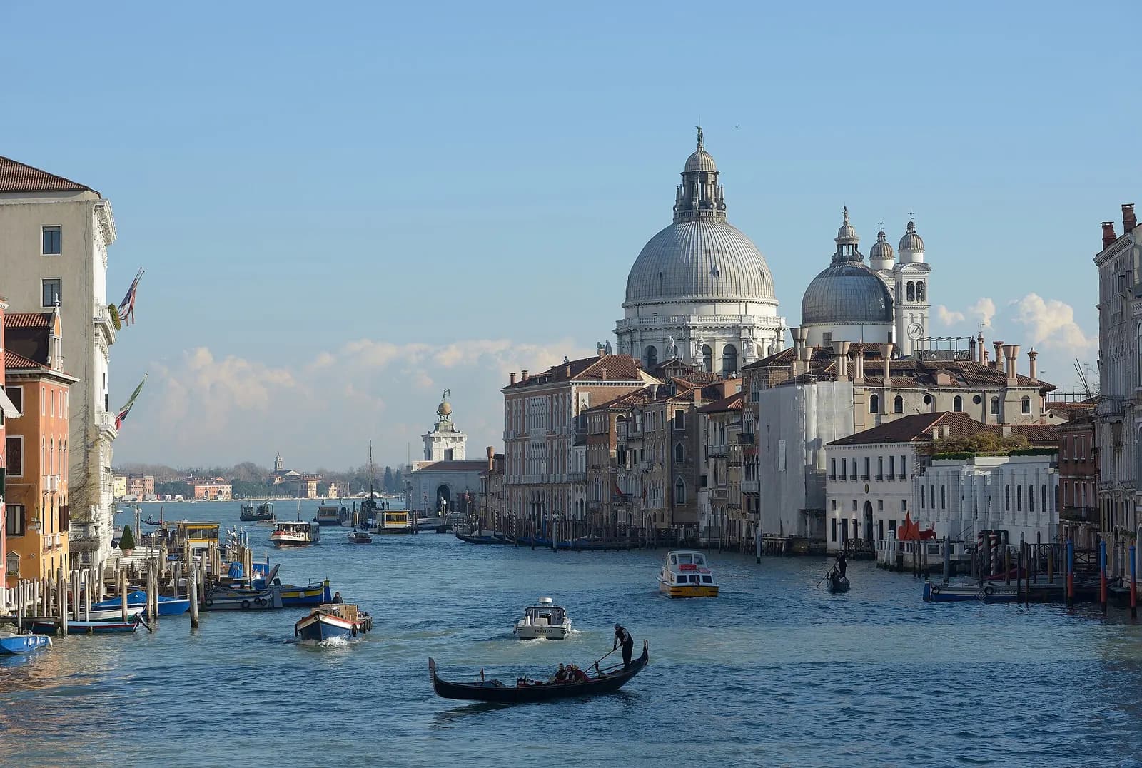 Photo: This Photo was taken by Wolfgang Moroder.
Feel free to use my photos, but ple, CC BY-SA 3.0 Grand Canal Venice, Italy