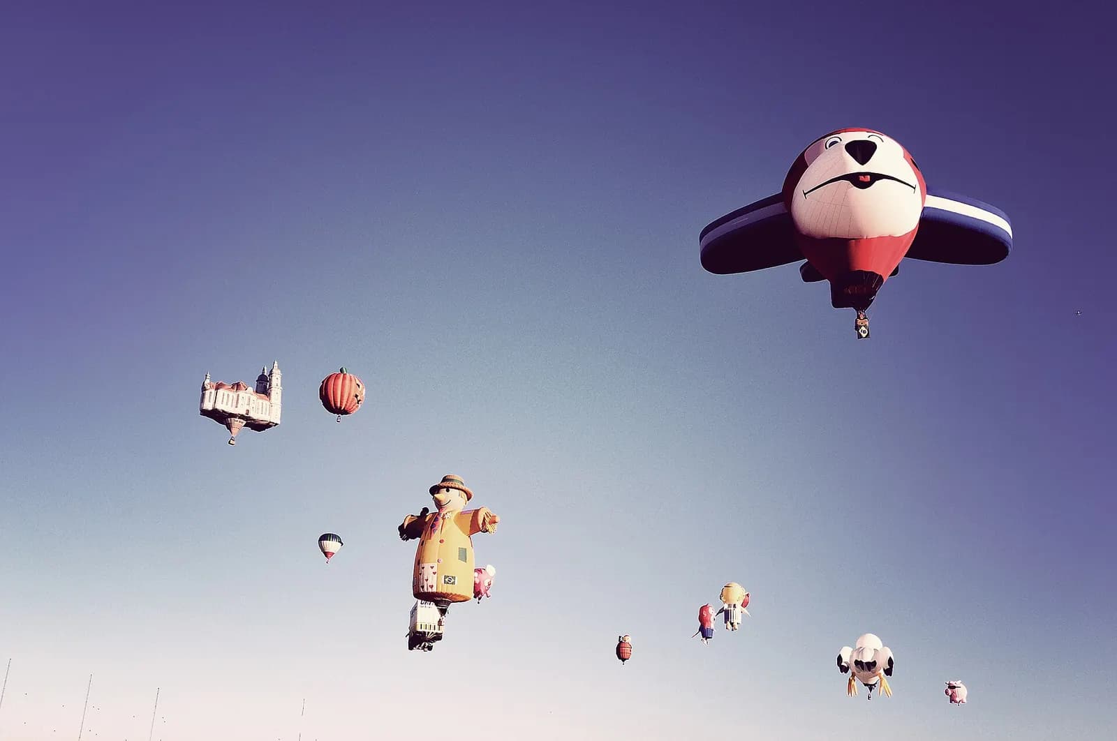 Photo: Eric Ward from Provo, UT, USA, CC BY-SA 2.0 Albuquerque International Balloon Fiesta, Albuquerque, New Mexico