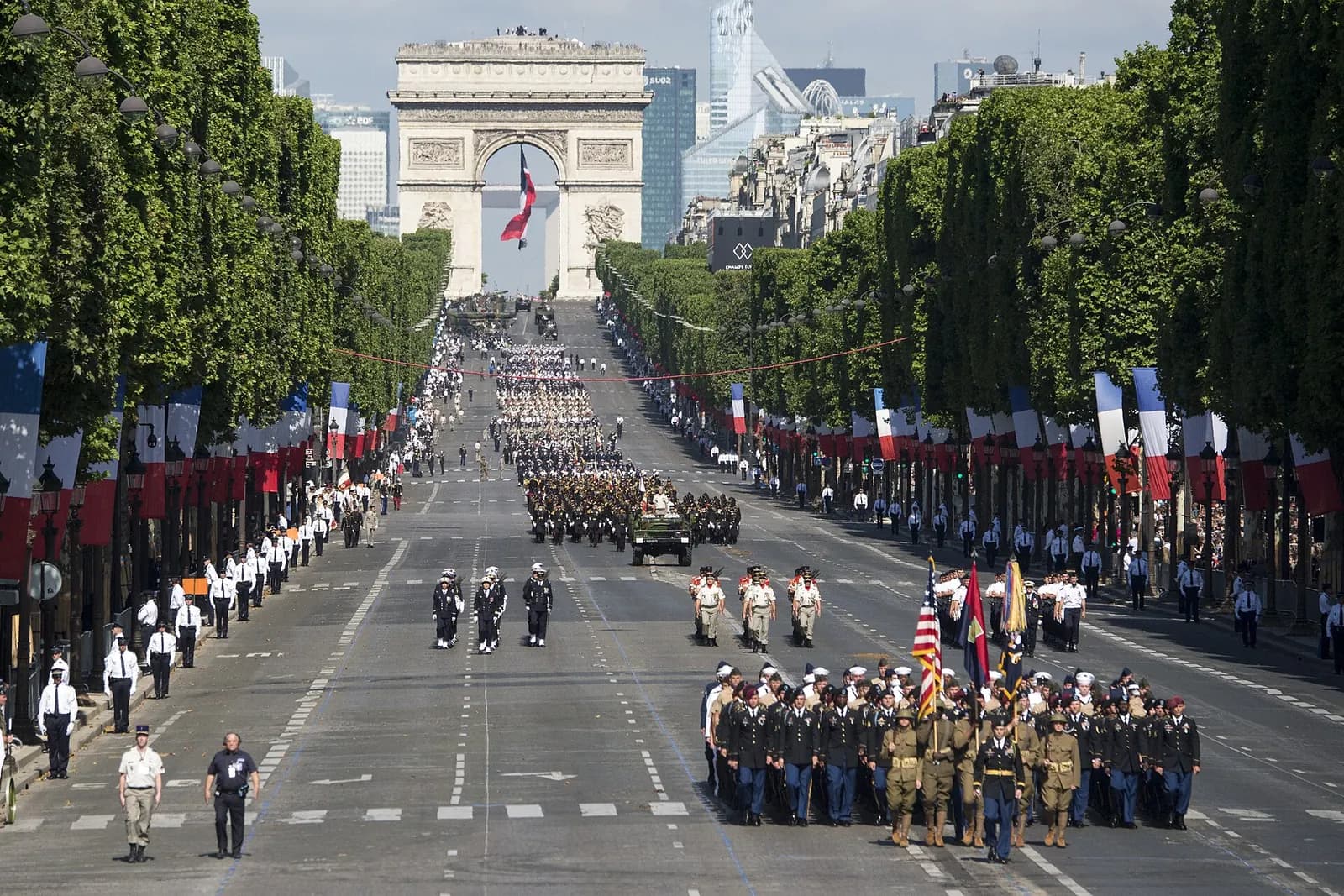 Photo: Chairman of the Joint Chiefs of Staff from Washington D.C, United States, CC BY 2.0 Bastille Day (Fete Nationale), Paris, France