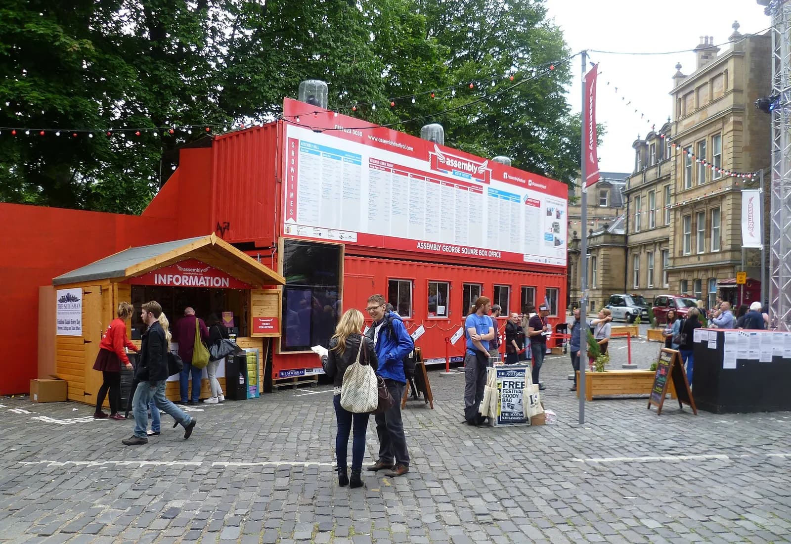 Photo: Kim Traynor, CC BY-SA 3.0 Edinburgh Festival Fringe, Edinburgh, Scotland