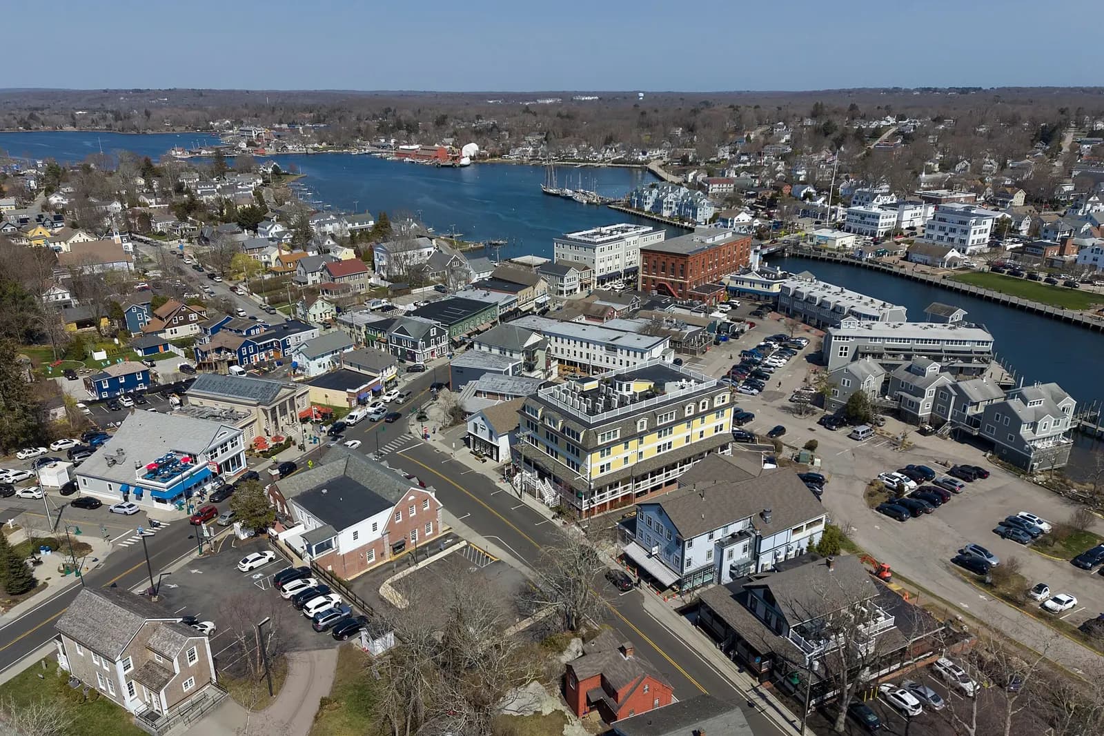 Photo: Quintin Soloviev, CC BY 4.0 Mystic, Connecticut