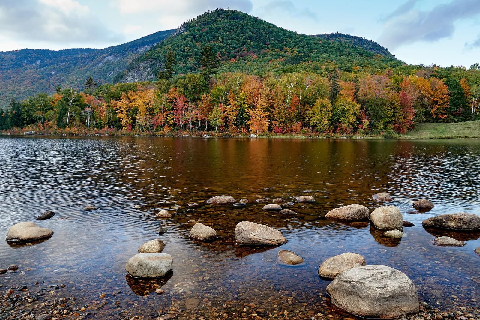 Photo: alans1948, CC BY 2.0 Fall color in the White Mountains, New Hampshire